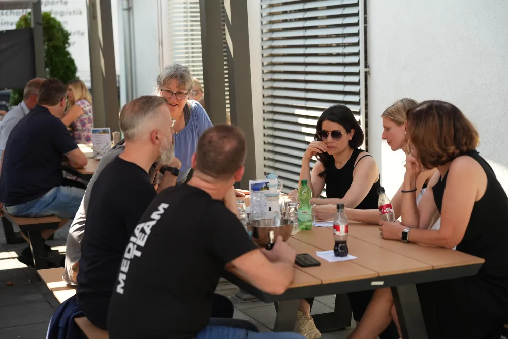 ConnectGruppe beim Treffen im Café